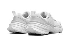 V2K Run WMNS"White Summit White" HJ5269 100