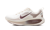 Vomero 18 WMNS"Pale Ivory Red Sepia Silt Red Dark Team Red" HM6804 108