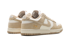 Dunk Low WMNS "Sail White Metallic Gold" IO4244 101