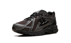 1906 "Thunder Brown / Black" U19062NQ