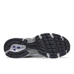 Unisex 530 in White with Natural Indigo